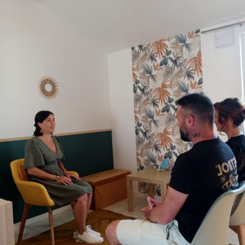 Séances de sophrologie en visio pour couples, accessibles partout en France – un espace pour mieux se comprendre.